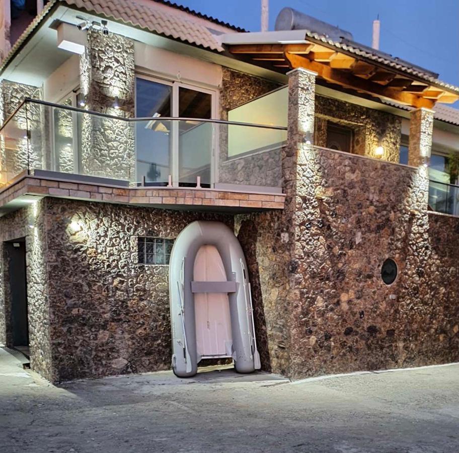 Black Rocks Family, Luxury Seafront Beach Maisonette アギオス・ゴルディオス エクステリア 写真