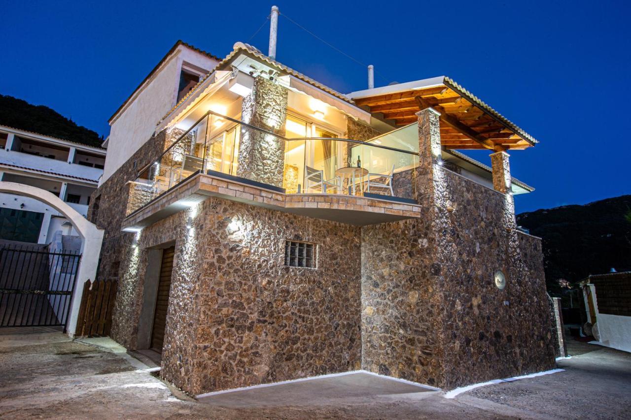 Black Rocks Family, Luxury Seafront Beach Maisonette アギオス・ゴルディオス エクステリア 写真