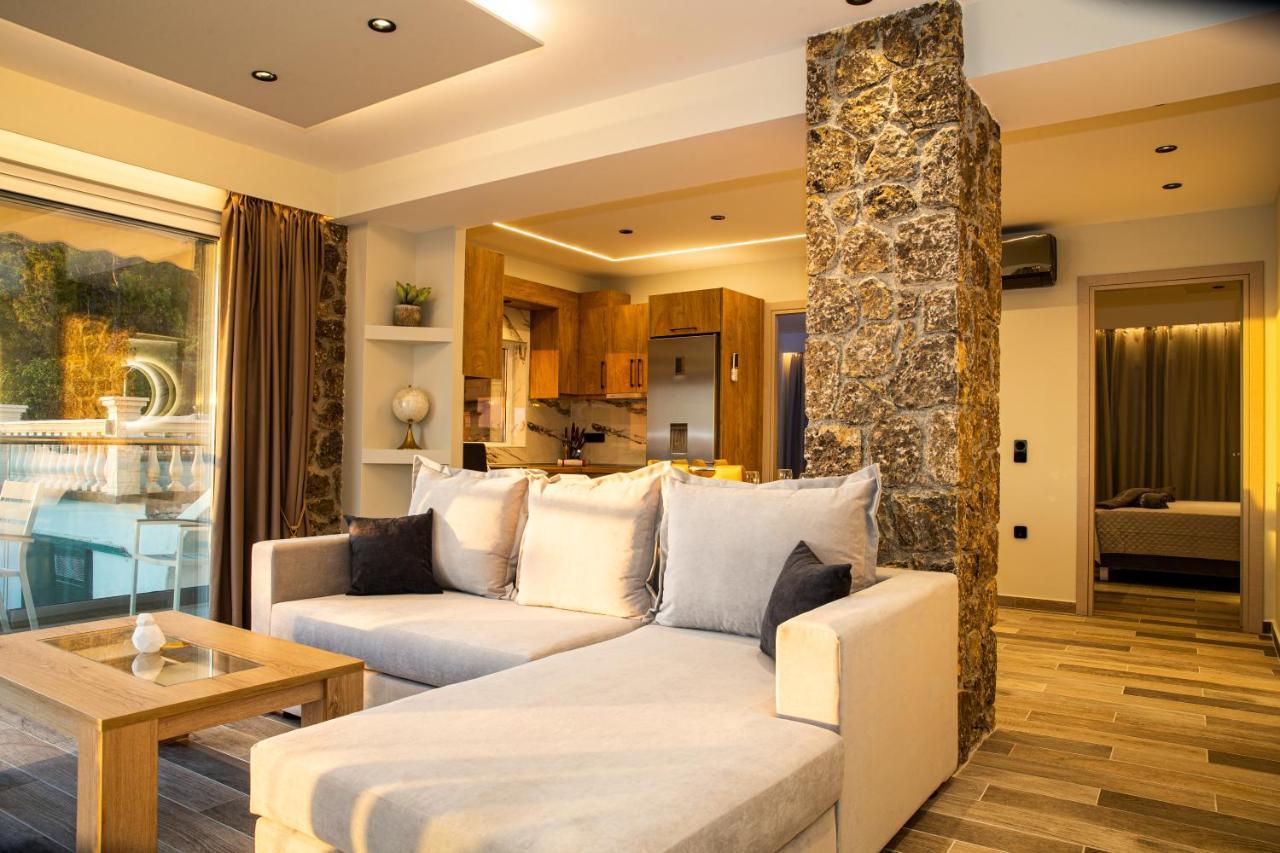 Black Rocks Family, Luxury Seafront Beach Maisonette アギオス・ゴルディオス エクステリア 写真