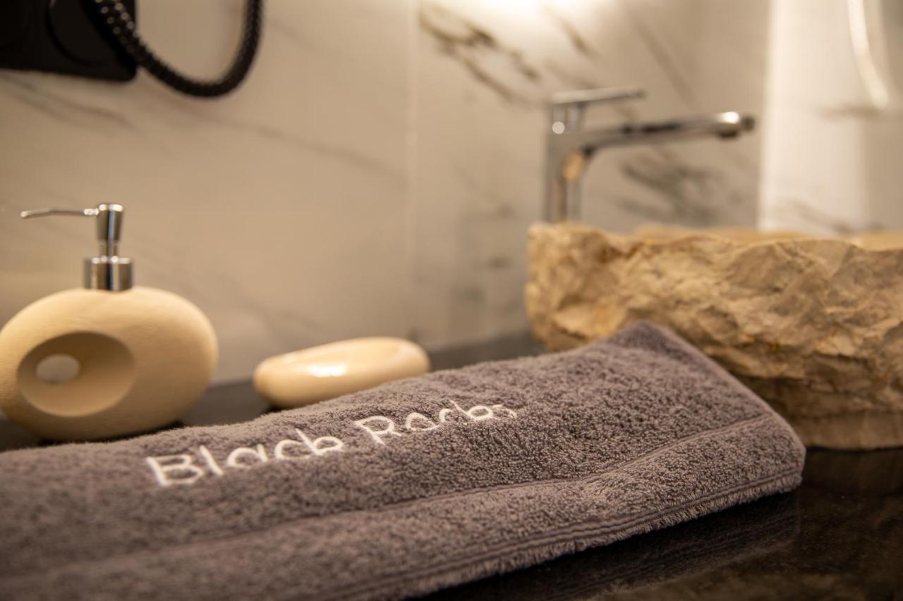 Black Rocks Family, Luxury Seafront Beach Maisonette アギオス・ゴルディオス エクステリア 写真