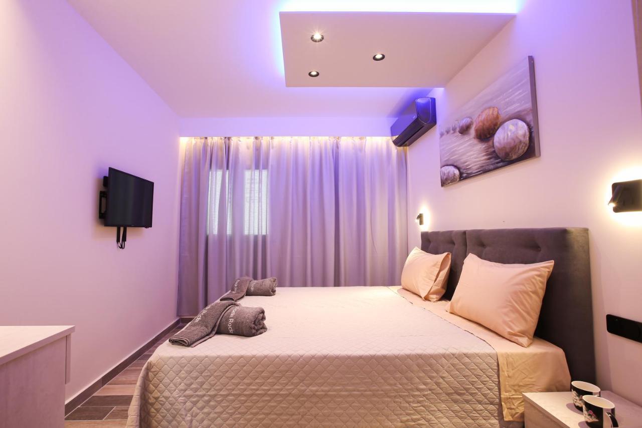 Black Rocks Family, Luxury Seafront Beach Maisonette アギオス・ゴルディオス エクステリア 写真