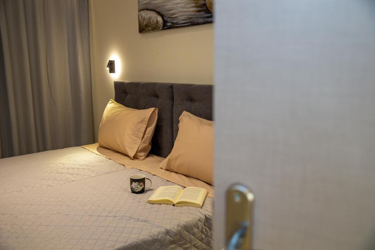 Black Rocks Family, Luxury Seafront Beach Maisonette アギオス・ゴルディオス エクステリア 写真