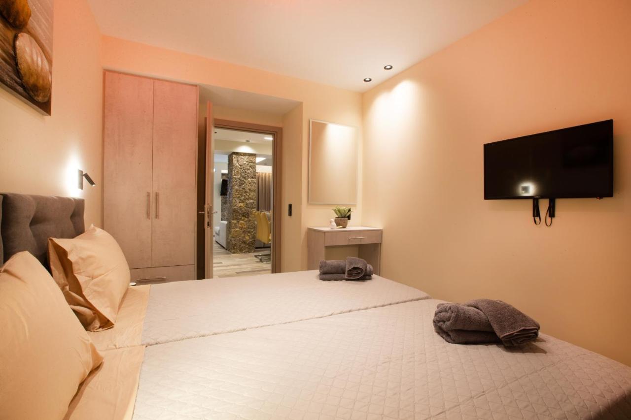 Black Rocks Family, Luxury Seafront Beach Maisonette アギオス・ゴルディオス エクステリア 写真