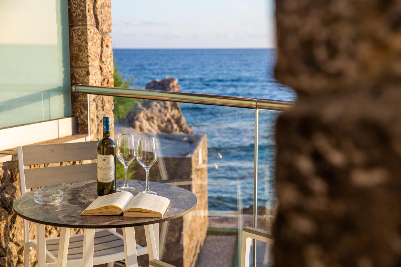 Black Rocks Family, Luxury Seafront Beach Maisonette アギオス・ゴルディオス エクステリア 写真