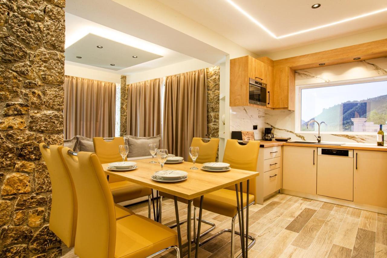 Black Rocks Family, Luxury Seafront Beach Maisonette アギオス・ゴルディオス エクステリア 写真