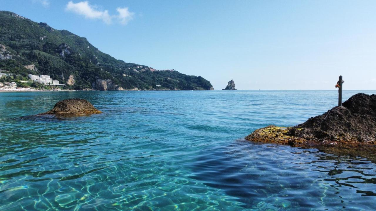 Black Rocks Family, Luxury Seafront Beach Maisonette アギオス・ゴルディオス エクステリア 写真